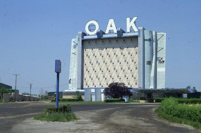 Oak Drive-In Theatre - Oak 8-1980 (newer photo)